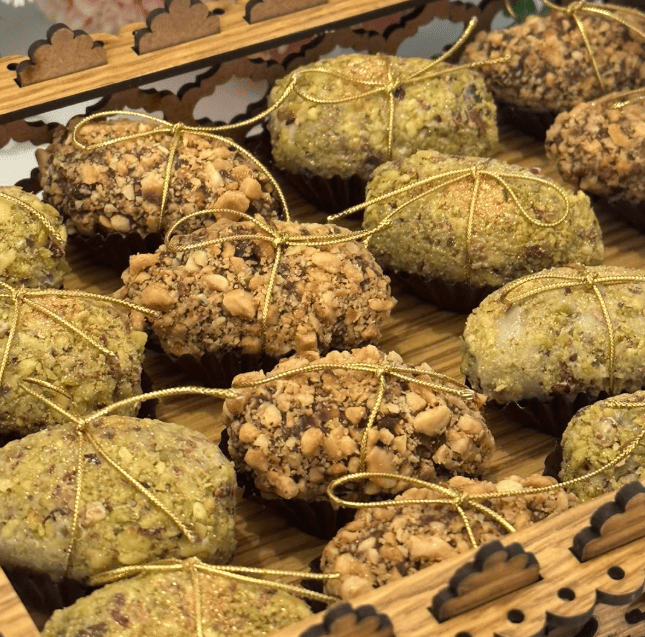 Farce Praliné Noisette et Pistache enrobé chocolat fruit sec